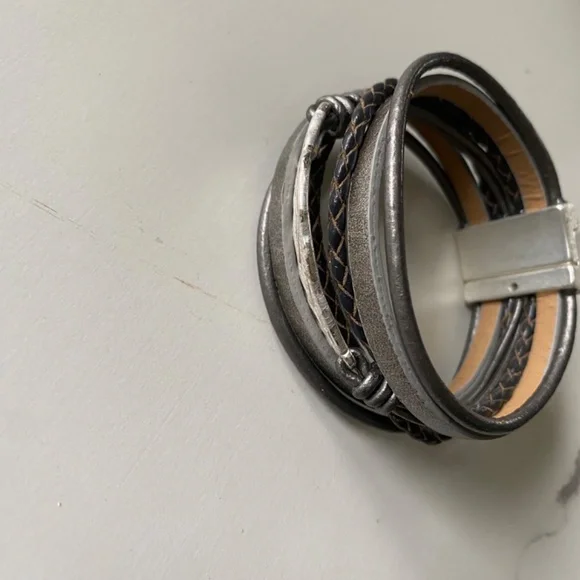 Vintage Leather and silver bracelet - Picture 3 of 7